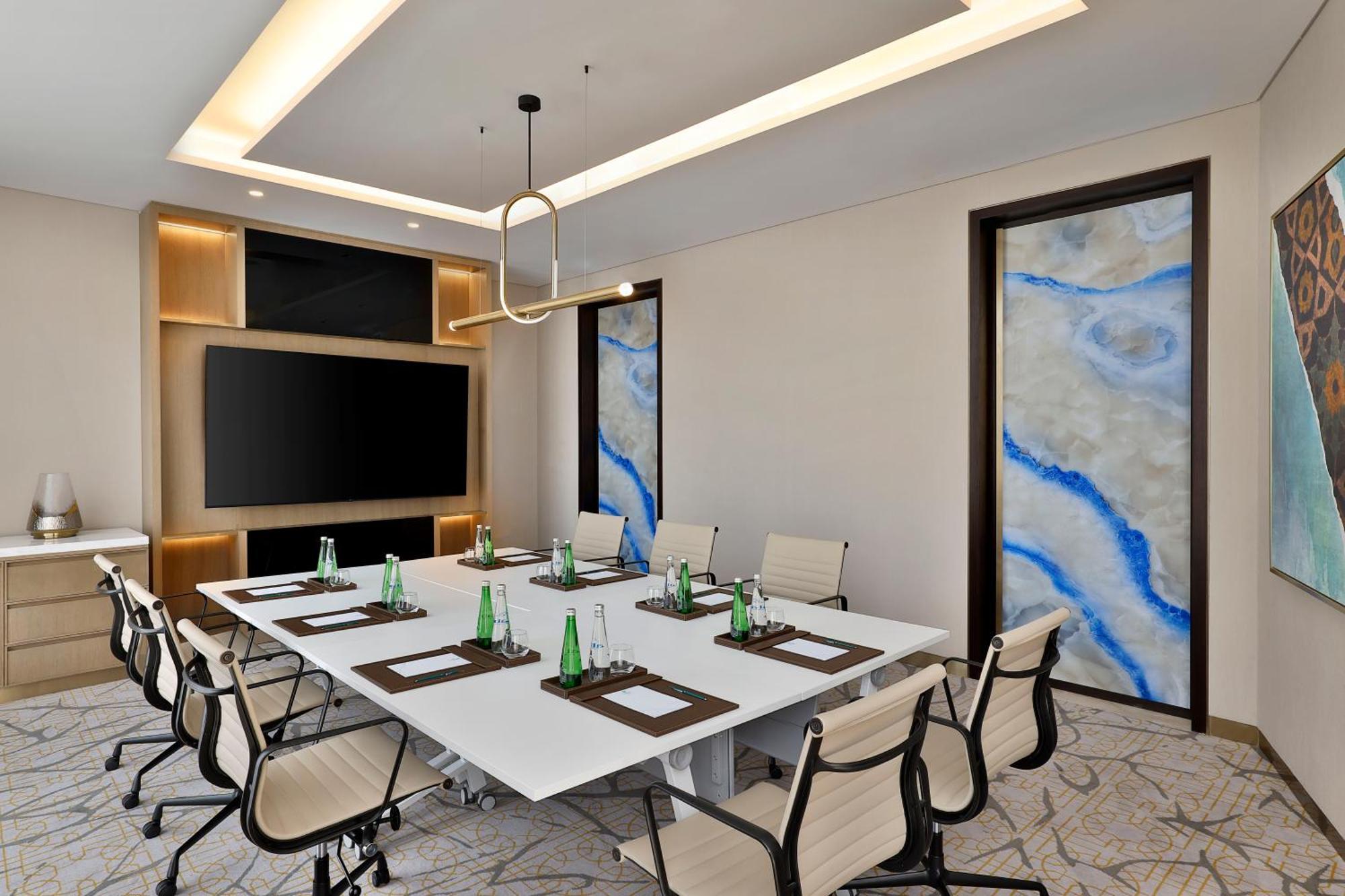 Hilton Garden Inn Dubai Business Bay Exterior photo